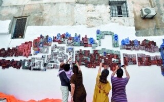 Запуск муральной картины 'Тысяча кирпичей' в Старом городе Туниса